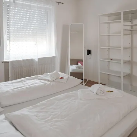 Mit Kueche & Balkon In - Skyrise 3*