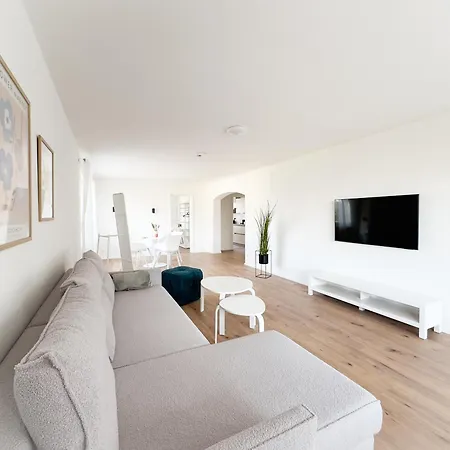 Skyrise - Stilvolles Mit Kueche & Balkon Apart Otel