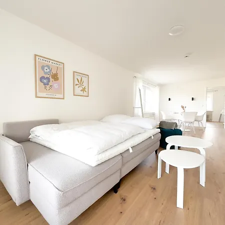 Skyrise - Stilvolles Mit Kueche & Balkon