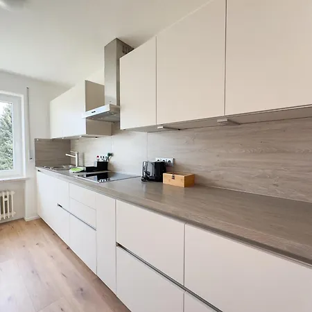 Skyrise - Stilvolles Mit Kueche & Balkon 3*