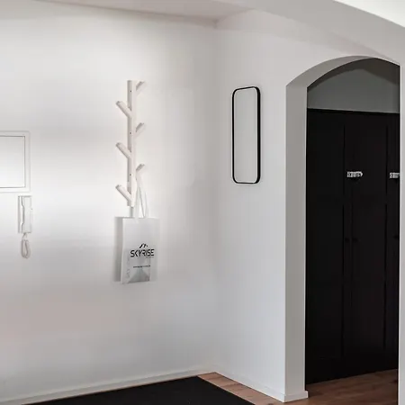 Skyrise - Stilvolles Mit Kueche & Balkon 3*