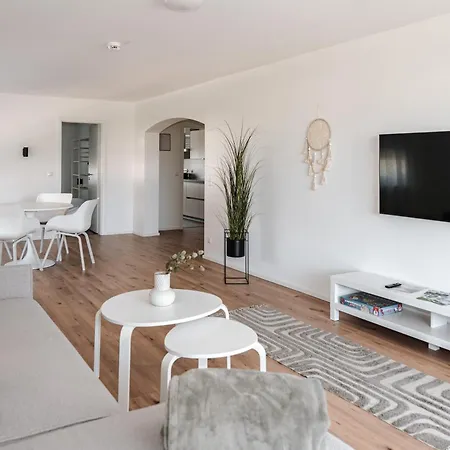 Skyrise - Stilvolles Mit Kueche & Balkon Bad Wörishofen