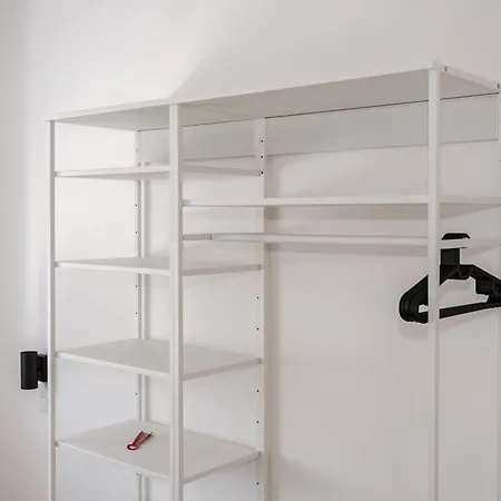 Skyrise - Stilvolles Mit Kueche & Balkon