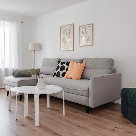 Skyrise - Stilvolles Mit Kueche & Balkon