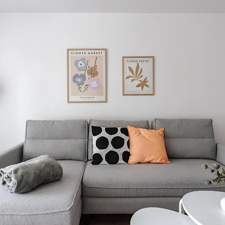 Skyrise - Stilvolles Mit Kueche & Balkon