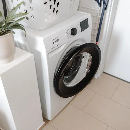 Skyrise - Stilvolles Mit Kueche & Balkon 3*