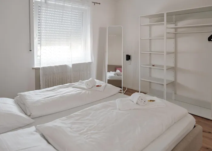 Mit Kueche & Balkon In - Skyrise 3*